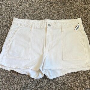 Women's White Jean shorts. Old navy